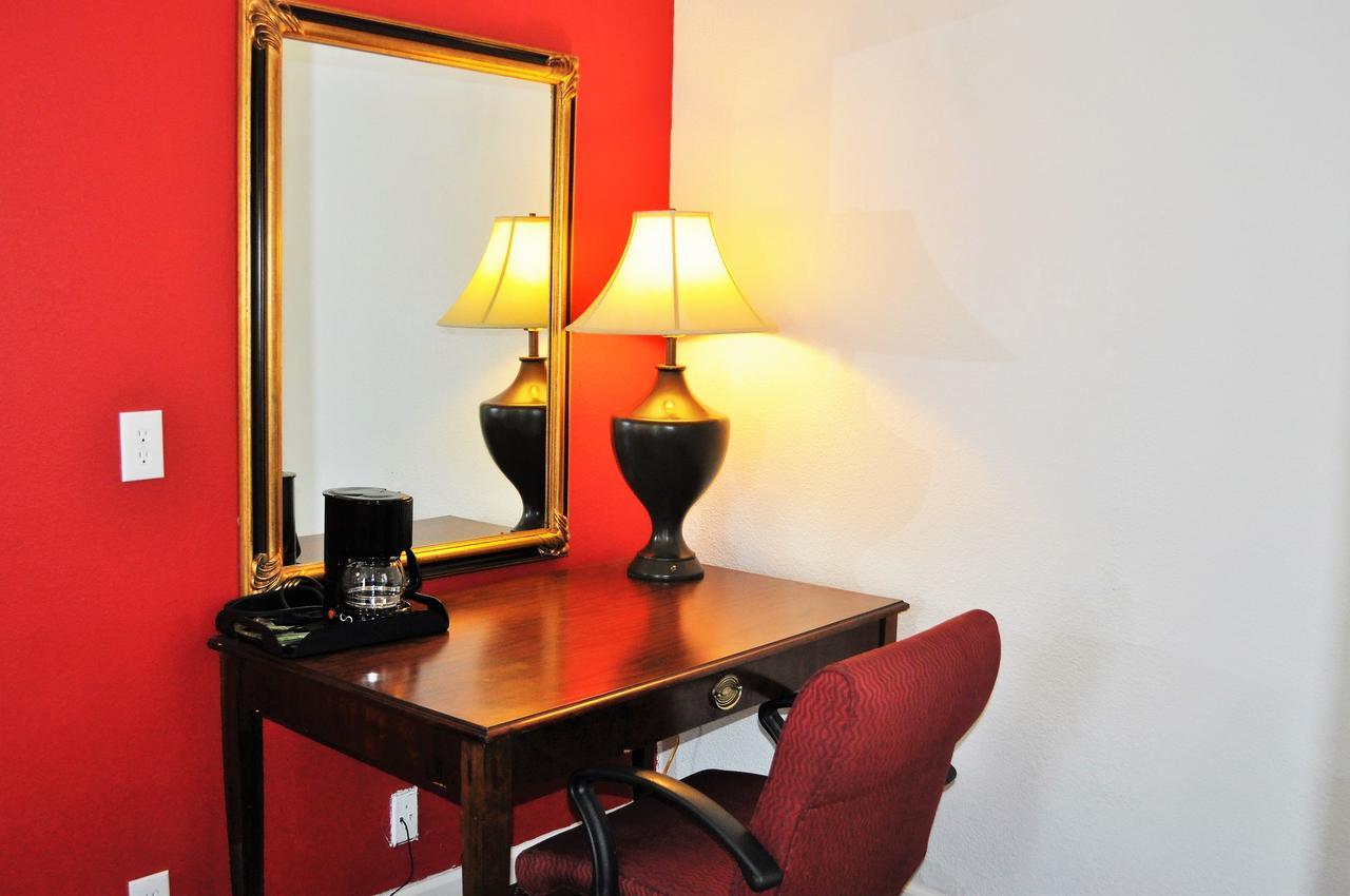 A Nights Inn 리지크레스트 외부 사진